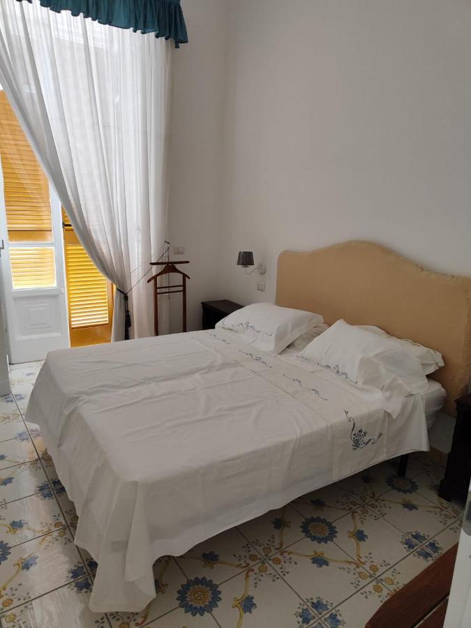 The House Of The Sunbeam Apartment Наполи Екстериор снимка
